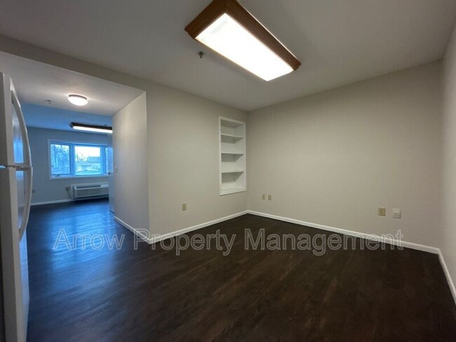 180 Poppe Dr in Scribner, NE - Foto de edificio - Building Photo