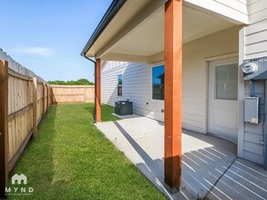 5785 E Bristol St in Wichita, KS - Building Photo - Building Photo