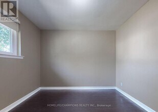 10 Cunard St in Toronto, ON - Building Photo - Building Photo