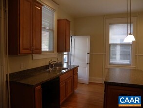 415 Lexington Ave in Charlottesville, VA - Foto de edificio - Building Photo