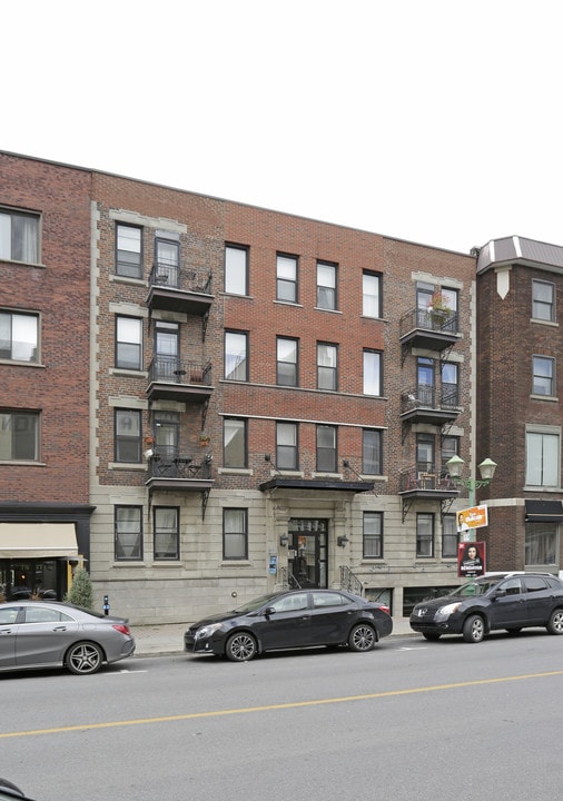 1231-1235 Bernard Av W in Outremont, QC - Building Photo