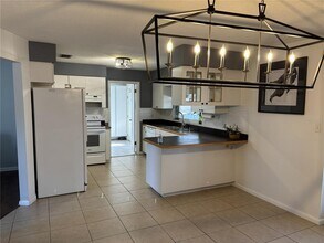 6106 Lawncrest Pl in Dover, FL - Building Photo - Building Photo