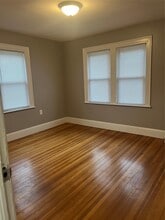 192 Sherman St in Lynbrook, NY - Building Photo - Building Photo
