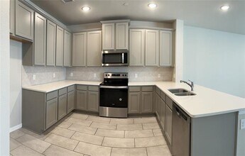2400 Greystone Dr in Denton, TX - Building Photo - Building Photo