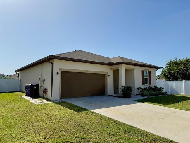 1685 Gentle Breeze Dr in St. Cloud, FL - Building Photo - Building Photo