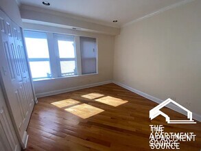 6947 N Oakley Ave in Chicago, IL - Building Photo - Building Photo