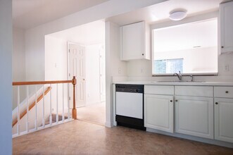 12011 Shore View Dr in Richmond, VA - Building Photo - Building Photo