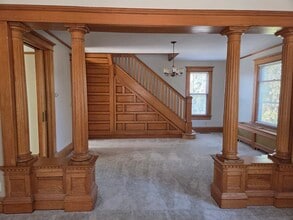 511 W 1st St in Pella, IA - Building Photo - Building Photo