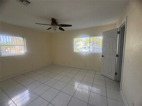 9264 Great Sound Dr in Orlando, FL - Building Photo - Building Photo