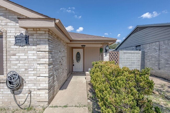 1416 Rd Runner Loop in Laredo, TX - Building Photo - Building Photo
