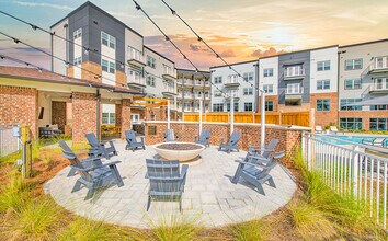 Legacy Haywood in Greenville, SC - Foto de edificio - Building Photo