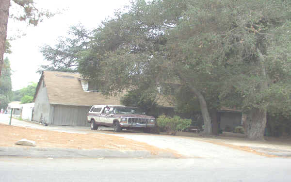 536-544 W Palm St in Altadena, CA - Foto de edificio