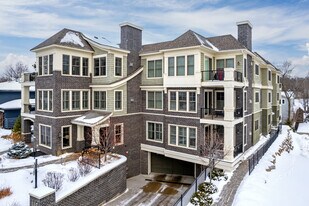 415 Indian Mound St in Wayzata, MN - Building Photo