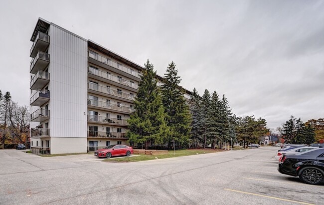 524 Woolwich St in Guelph, ON - Building Photo - Building Photo