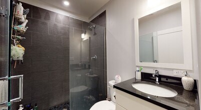 339 W Broadway, Unit 11 in Boston, MA - Foto de edificio - Building Photo