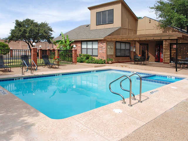 Wellington Place Apartments in San Angelo, TX - Foto de edificio - Building Photo