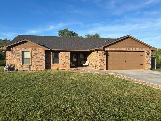 property at 30 NE Summerwood Dr