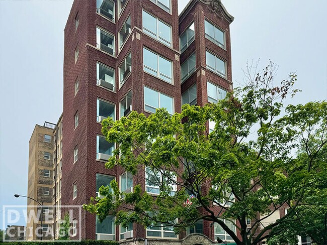 901 W Carmen Ave, Unit 2