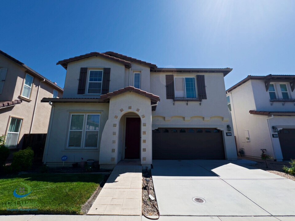 4790 Canela Way in San Jose, CA - Foto de edificio