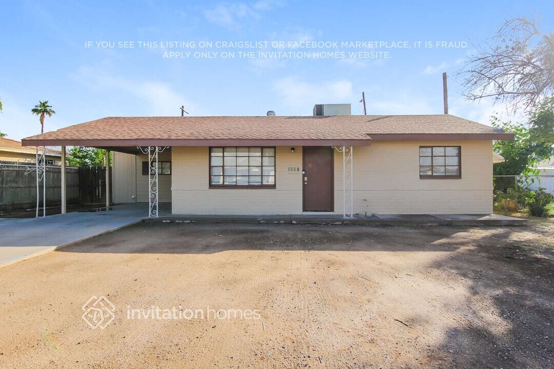 3231 E Granada Rd in Phoenix, AZ - Building Photo