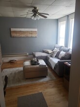 9 Main St, Unit H in Black River Falls, WI - Foto de edificio - Building Photo