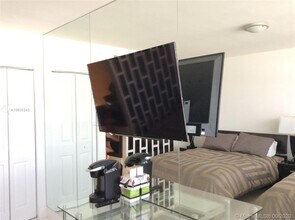 100 Lincoln Rd, Unit 336 in Miami Beach, FL - Building Photo - Building Photo