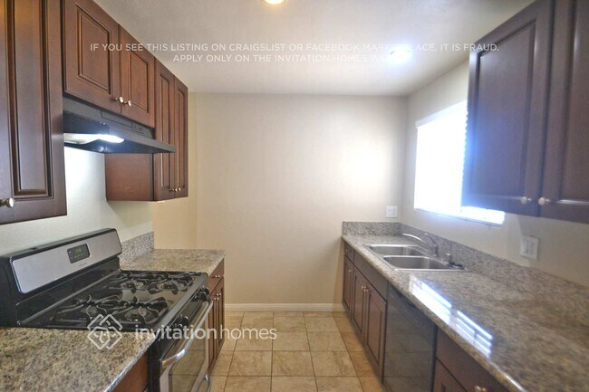 1720 Ontario St in Oxnard, CA - Foto de edificio - Building Photo