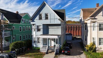 68 Connecticut Ave in New London, CT - Building Photo