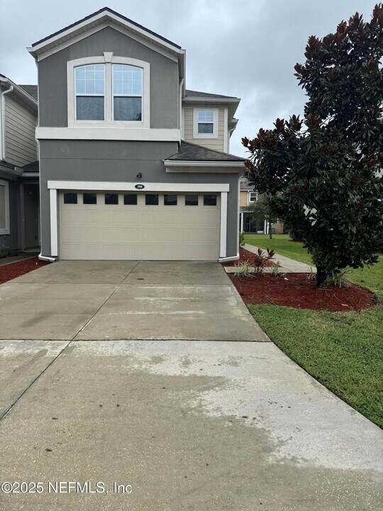 398 Richmond Dr in Saint Johns, FL - Building Photo