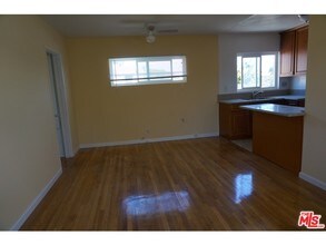5511-5523 Thornburn St in Los Angeles, CA - Foto de edificio - Building Photo