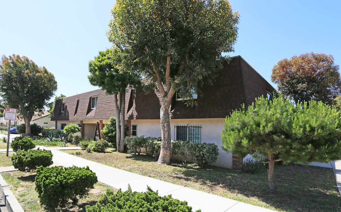 Normandy Apartments in Oceanside, CA - Building Photo