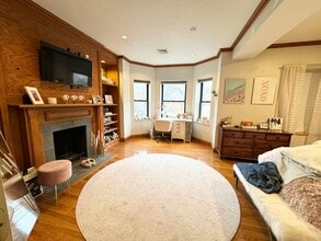 71 Gainsborough St, Unit 201 in Boston, MA - Building Photo - Building Photo