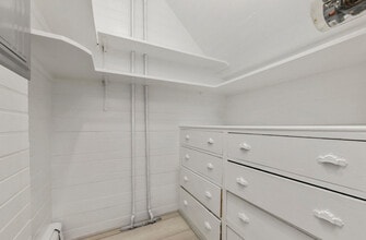 9 Chestnut St, Unit 1 in Boston, MA - Foto de edificio - Building Photo