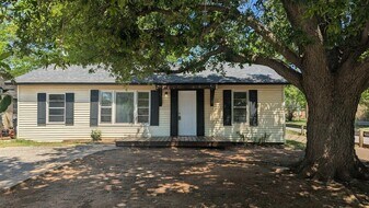 1400 34th St in Wichita Falls, TX - Building Photo