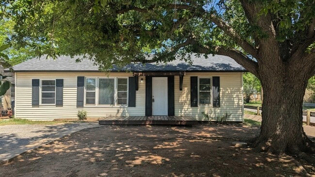 property at 1400 34th St