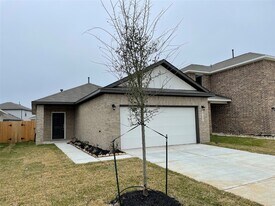 827 Redinger Ridge Dr in Huffman, TX - Building Photo