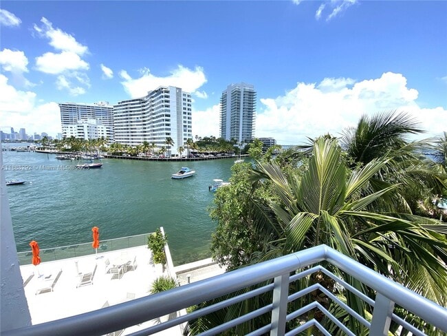 property at 1450 Lincoln Rd