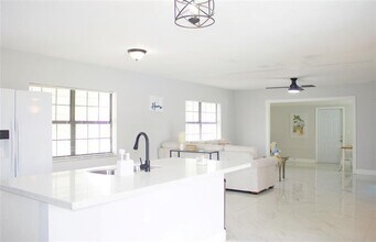 229 E Arbor Ave in Port St. Lucie, FL - Building Photo - Building Photo