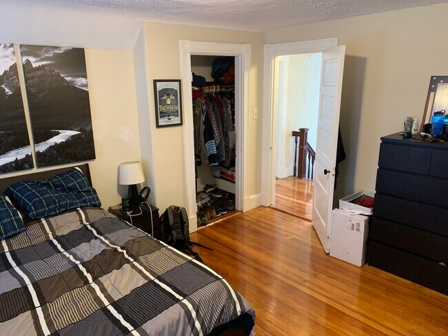 property at 1081 Broadway