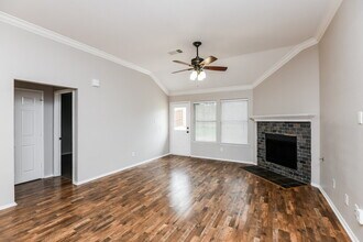 1300 Maple Terrace Dr in Mansfield, TX - Building Photo - Building Photo