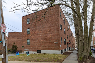 The Harvard by Pine Realty in Brookline, MA - Foto de edificio - Building Photo