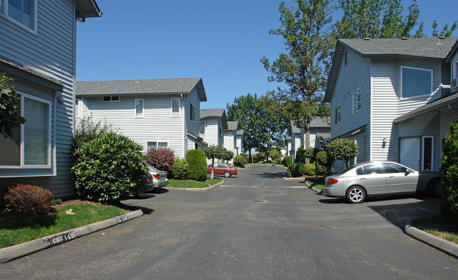 Mall Oaks Town Homes