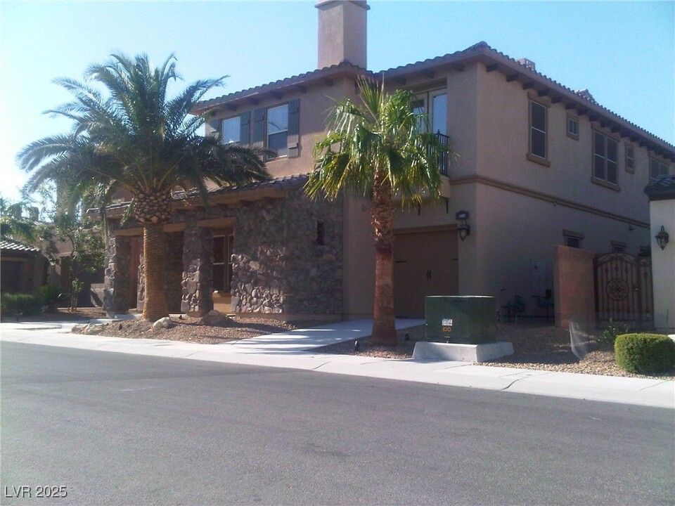 469 Via Palermo Dr in Henderson, NV - Building Photo