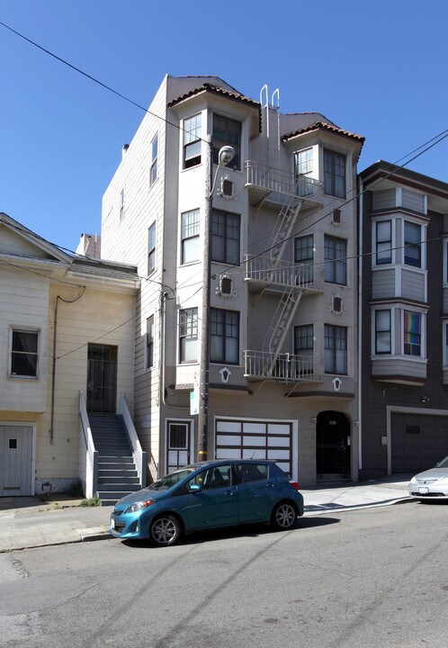 2035 15th St in San Francisco, CA - Building Photo