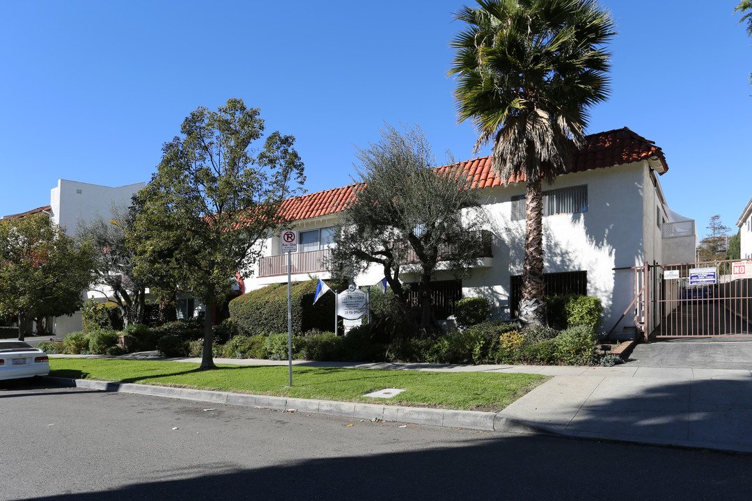 Charnock Apartments in Los Angeles, CA - Building Photo