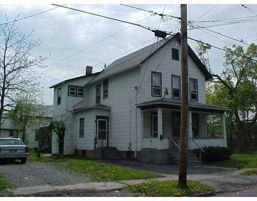 Triplex in Niagara Falls, NY - Building Photo - Building Photo