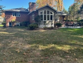 722 Hyslip Ave in Westfield, NJ - Foto de edificio - Building Photo