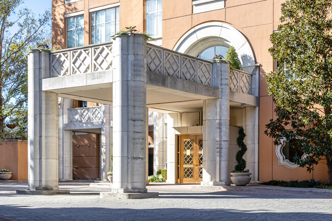 The Mansion Residence in Dallas, TX - Foto de edificio - Building Photo