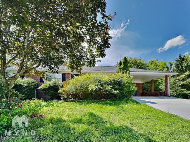 property at 2180 Rockdale Dr NW