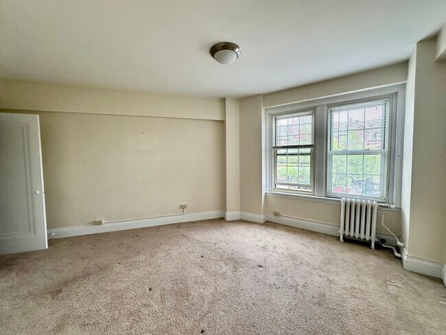 1415 Beacon St, Unit 308 in Brookline, MA - Building Photo - Building Photo